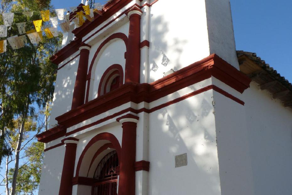 Mexiko: Kirche auf dem Aussichtspunkt