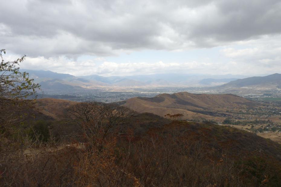 Mexiko: Blick auf Oaxaca de Juarez von Monte Alban